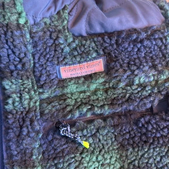 Vineyard Vines  tartan plaid, half zip,  fleece pullover . Great condition Small - Picture 4 of 6